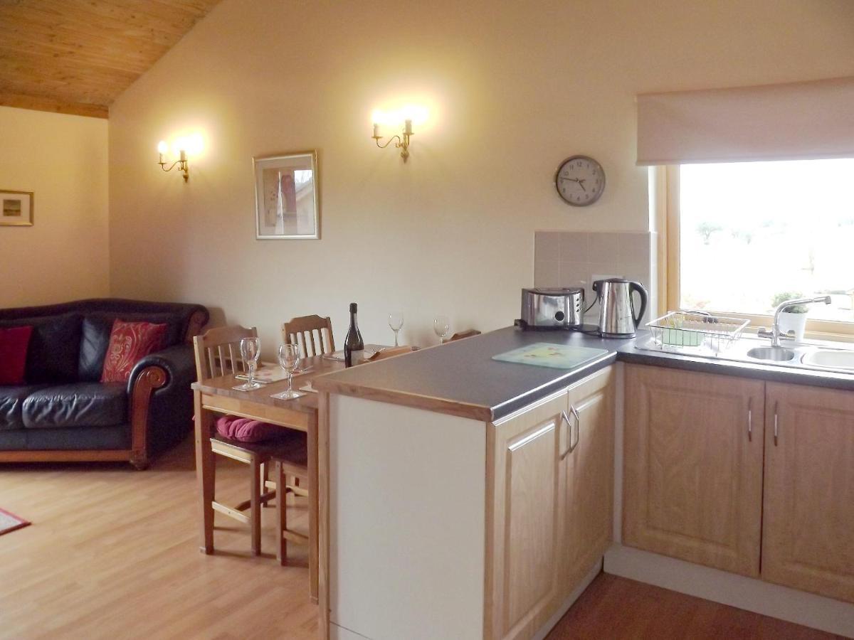 Ben Alder Lodge Milton of Campsie Экстерьер фото